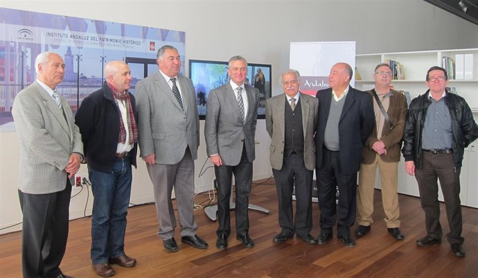 Plata, En La Presentación Del Atlas