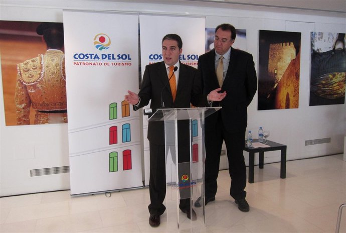 Elías Bendodo Y Arturo Bernal En El Patronato De Turismo De La Costa Del Sol