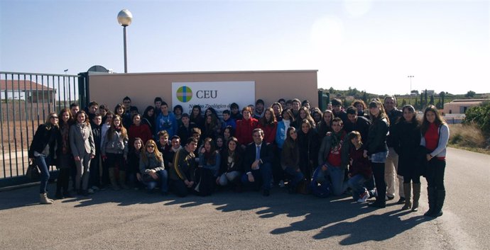 Participantes En El Fist Lego League De Valencia Organizado Por La CEU-UCH.