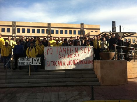 Concentración En Apoyo Al Retén Imputado Por El Incendio De Pujerra