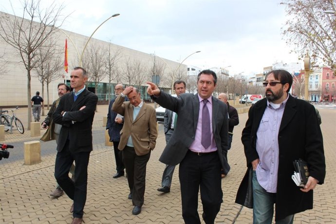 Espadas En La Alameda.