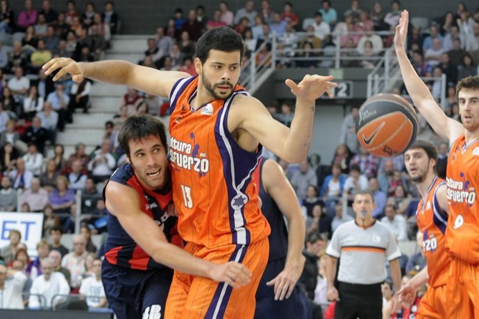 San Emeterio, Faverani, Caja Laboral Valencia Basket