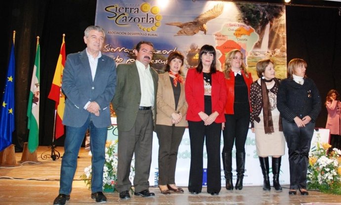 Navarro, Con Autoridades Provinciales Y Locales, En Las Jornadas Con Empresarias