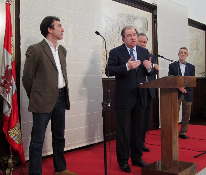De Izq. A Drcha., Ángel Hernández,  Herrera, Jesús Terciado Y Agustín Prieto