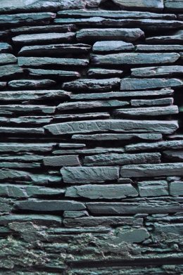 XESÚS VÁZQUEZ ABAD ANUNCIA O DESCUBRIMENTO DUNHA INSCRICIÓN ROMANA NA MURALLA DE
