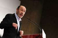 Rubalcaba pide al Gobierno datos diarios del paro en febrero porque sospecha que la reforma ya está "haciendo estragos"