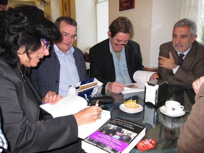 Gaspar Llamazares Con Intelectuales