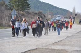 Peregrinos Caminando Al Santuario De Javier.