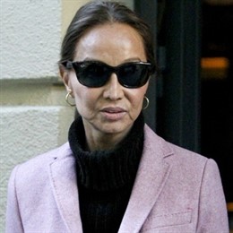 Isabel Preysler Con Gafas De Sol 