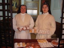 Sor Liliana (D) Y Sor María Jesús, En El Convento.