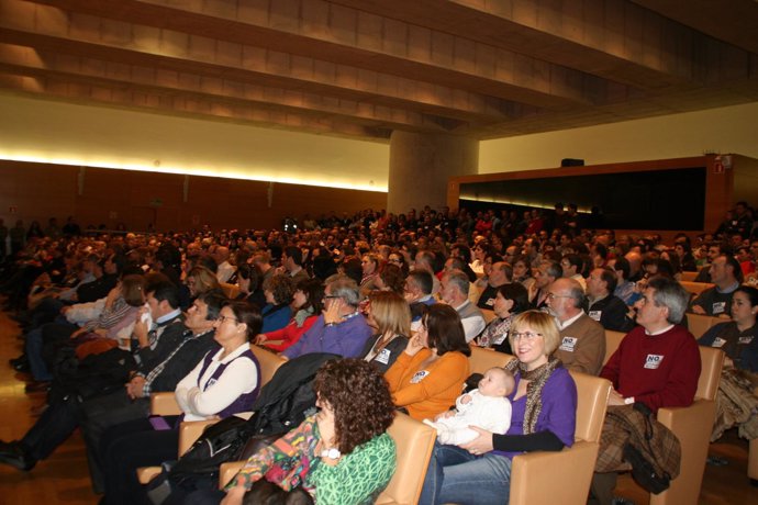 Asistentes A La Asamblea De Trabajadores De Cajagranada De Este Sábado