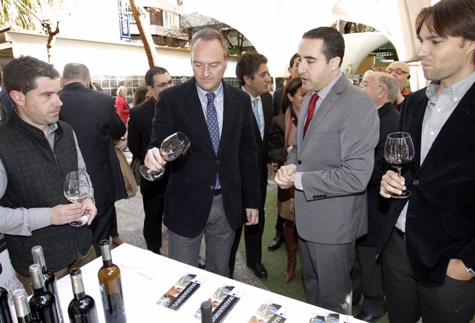 Alberto Fabra En La Feria De Vinos De Castellón