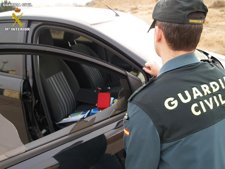Coche Afectado Por Un Robo, Con Cristal Roto