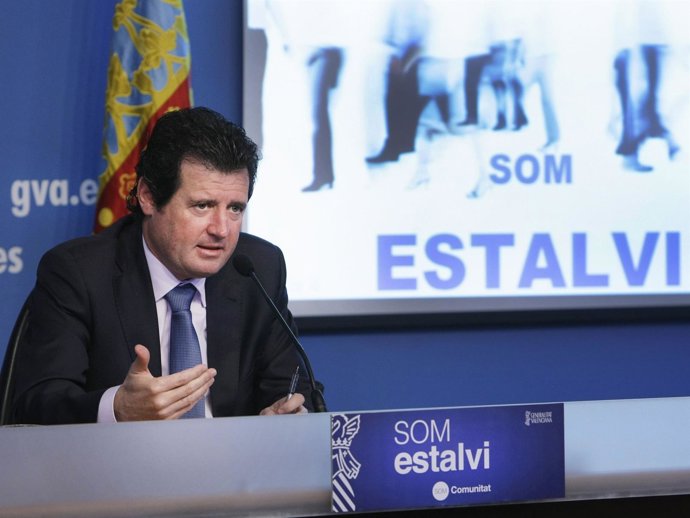 Císcar En La Rueda Prensa Posterior Al Pleno Del Consell. 