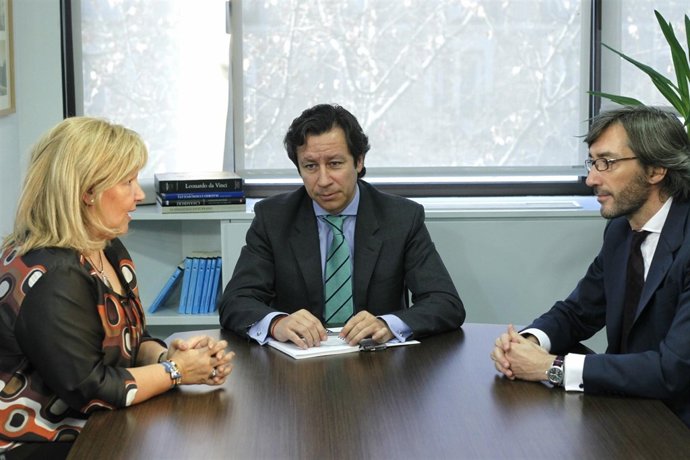 Carlos Floriano, Iñaki Oyárzabal Se Reúnen Con Angeles Pedraza