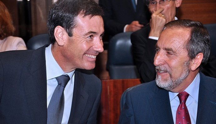 Tomás Gómez Y Juan Barranco En La Constitución De La  Asamblea  De 2011