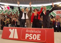 Rubalcaba pide a los andaluces que "impidan" que Arenas les "dé el cambiazo"