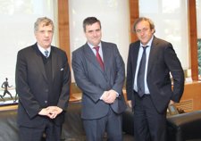 Platini Con Miguel Cardenal Y Villar