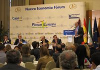 Economía.- (Ampl.) Montoro asegura que a ninguna CCAA "le conviene" pedir una flexibilización del déficit en el CPFF