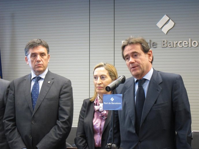 La Ministra A.Pastor, El Conseller L.Recoder Y El Pte.Del Puerto De Barcelona S.