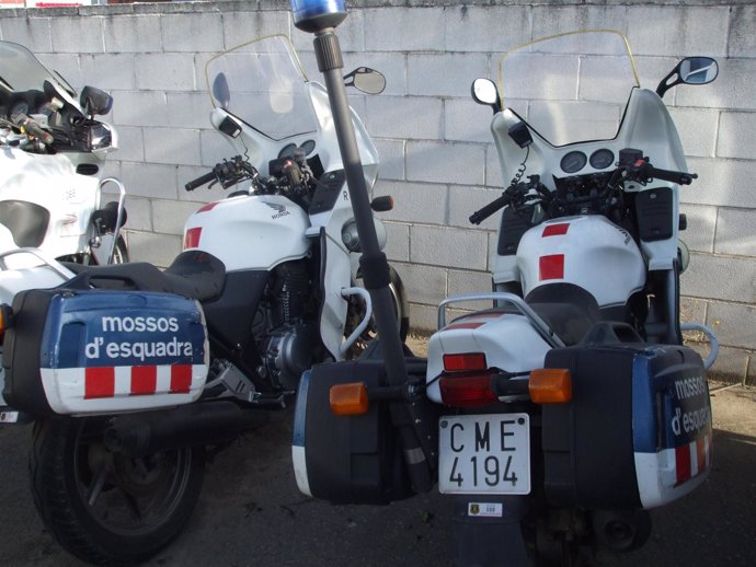 MOSSOS D'ESQUADRA