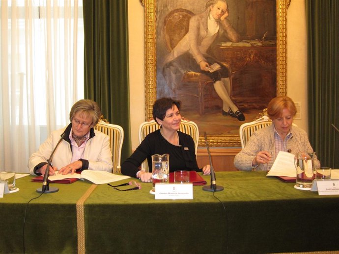 Carmen Moriyón, En El Centro