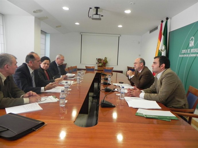 Reunión De La Mesa De Trabajo Del Monumento A Colón. 