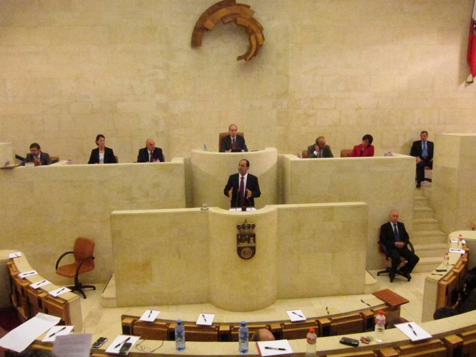 Diego Durante Su Intervención En El Pleno De Investidura