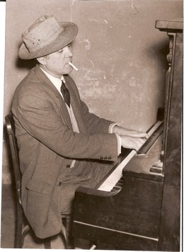 Xavier Montsalvatge Al Piano