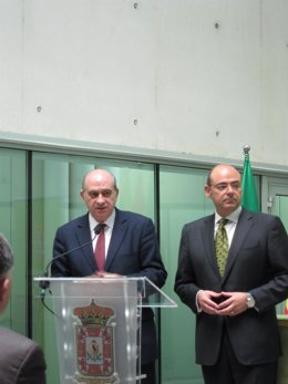 Ministro De Interior, Jorge Fernández Díaz, Junto A Presidente Diputación Granad