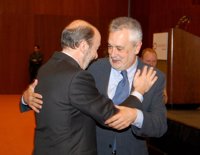 Griñán afronta el 25M con "moral de victoria"