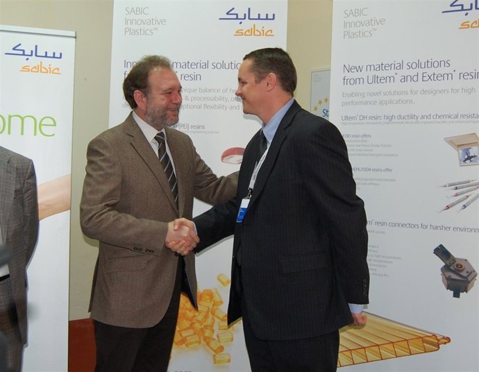 El Consejero Sotoca Y El Director General De SABIC IP Cartagena