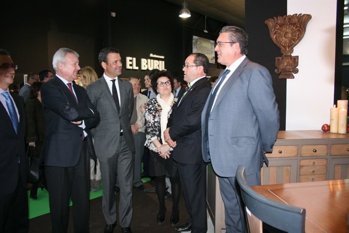 Valcárcel Durante La Inauguración De La Feria Del Mueble De Yecla
