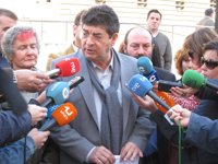 Valderas propone cinco leyes para defender los servicios públicos y "no dar ni un paso atrás"