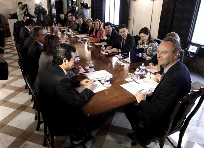 Fabra Preside La Reunión Del Comité Del 30 Aniversario Del Estautot