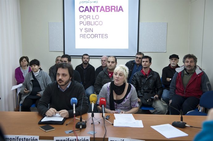 Representantes De La Plataforma 'Cantabria Por Lo Público Y Sin Recortes'