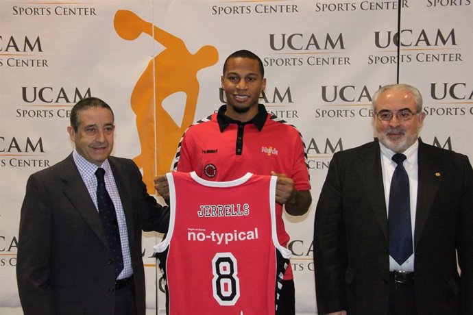 Curtis Jerrells, Nuevo Base Del UCAM Murcia