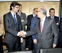 Las comunidades autónomas aceptan reducir el déficit al 1,5% este año