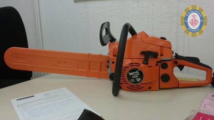 Motosierra Con La Que Amenazó Al Propietario De Un Bar