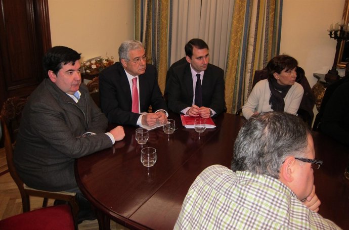Reunión En La Diputación