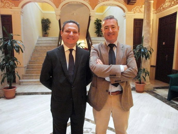 Enrique Benítez Y Juan Carlos Robles      