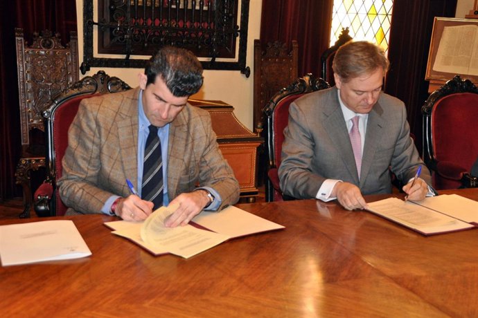 Firma Del Convenio Entre El Ayuntamiento De Alcalá Y Telefónica