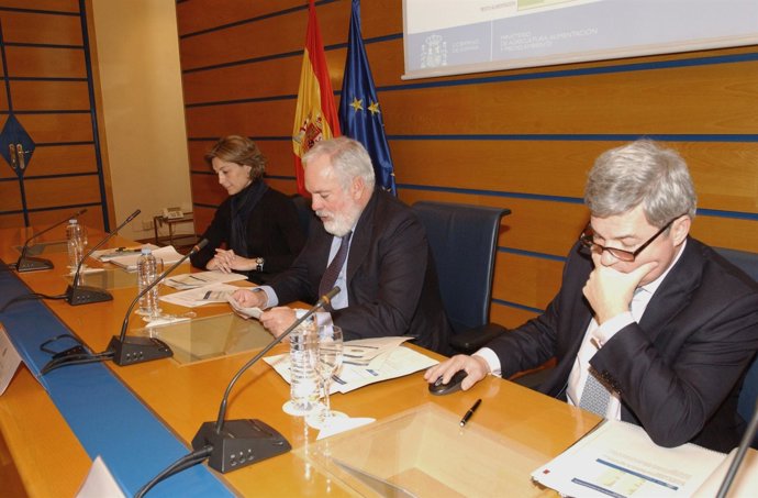 Arias Cañete Durante La Presentación Del Estudio