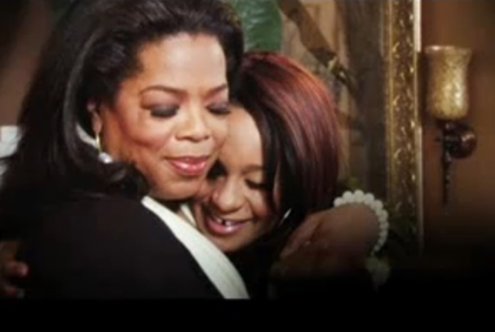Oprah Winfrey Abrazando A Bobbi Kristina 