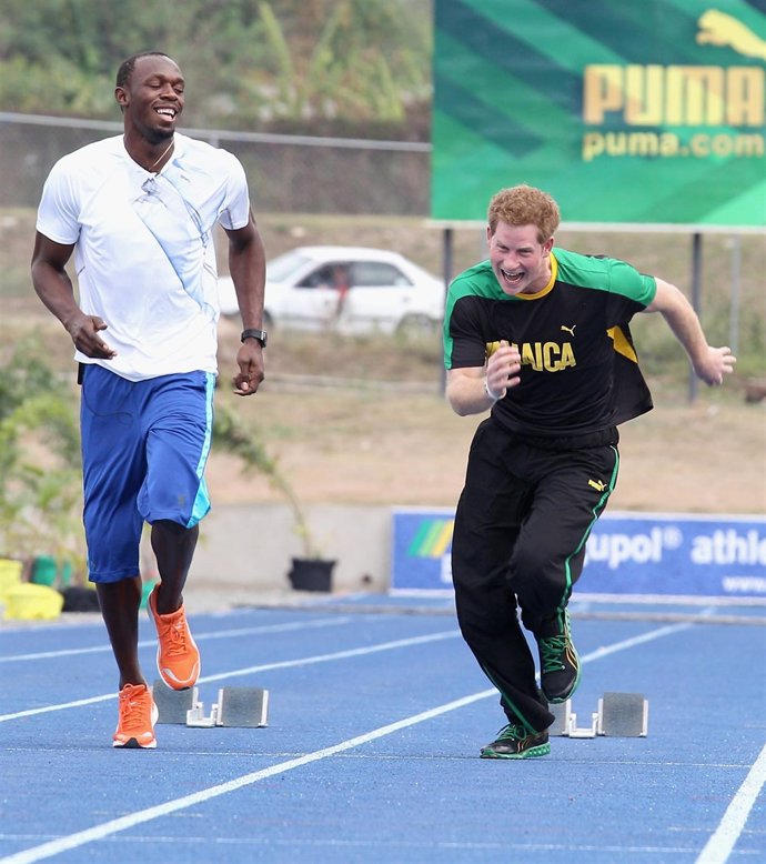 El Príncipe Enrique Echando Una Carrera Con Usain Bolt 