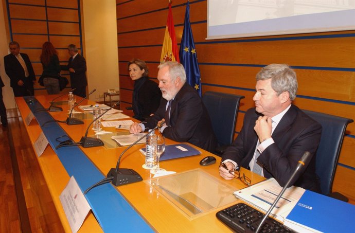 Arias Cañete Durante La Presentación Del Estudio