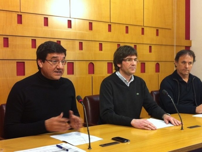 Rueda De Prensa De La Oposición Del Ayuntamiento De Vitoria