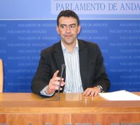 PSOE-A: Andalucía no está dispuesta a hacerse el "harakiri" con el déficit