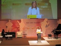 Mato: "Es la hora de que las mujeres que quieren ser madres no dejen de serlo por presiones sociales"