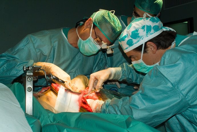 Momento de un trasplante en el Hospital Virgen del Rocío de Sevilla